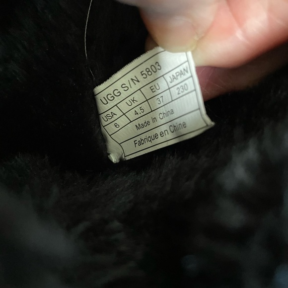 UGG Boots - Picture 3 of 4